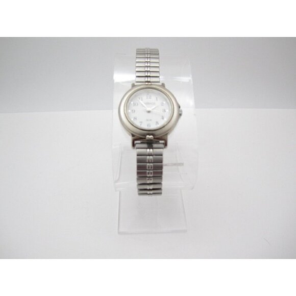 Women Carriage by Timex Quartz WR Analog 27mm Dial Causal Round Watch (G322) - Picture 6 of 12